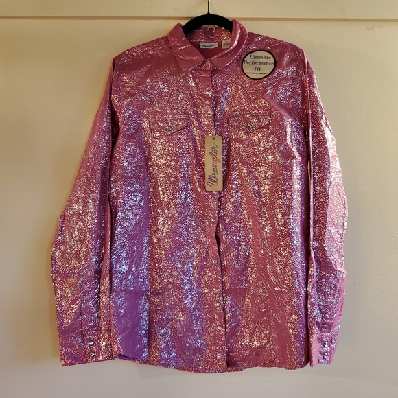 Wrangler Tops - 💖 NWT Wrangler Pink & Silver Western Shirt - Size XL